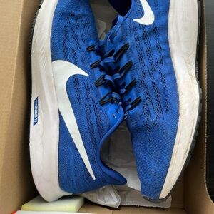 Nike Air Zoom Pegasus - size 8